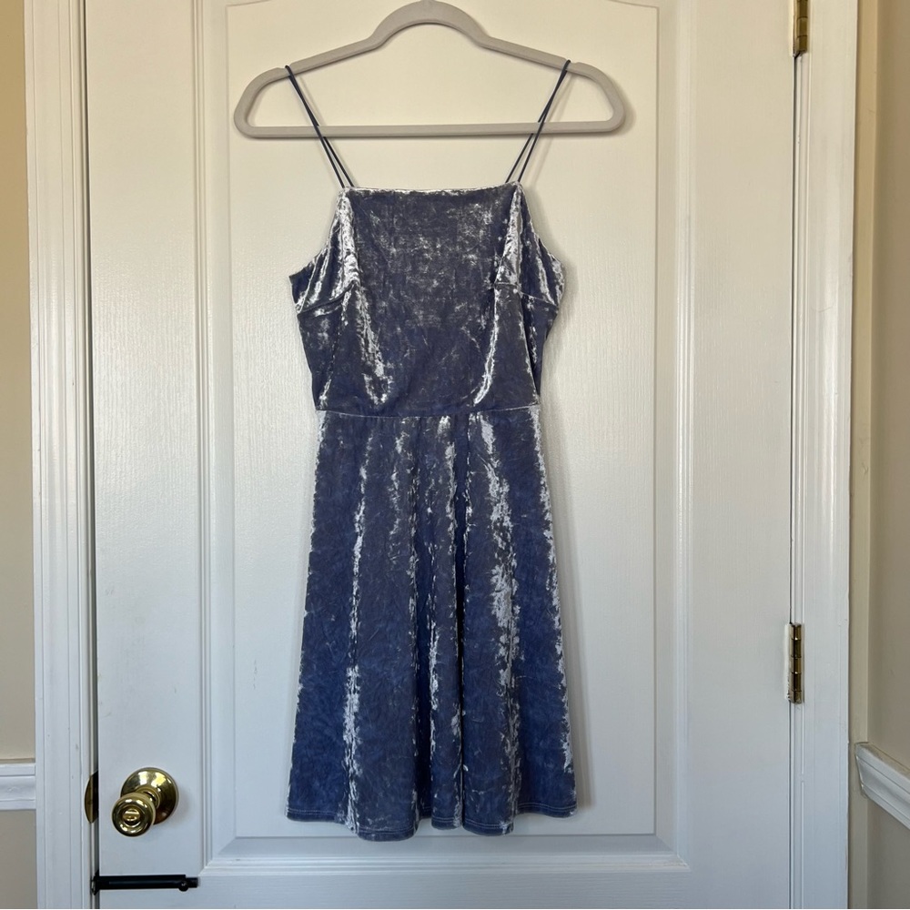 ♡ NWT ♡ Wild Fable Silver Blue Crushed Velvet Flowy Dress
